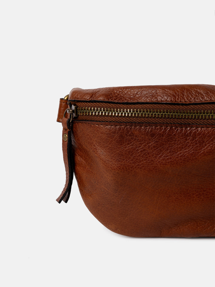 RE:DESIGNED EST 2003 Gisela Bumbag Walnut/Brass