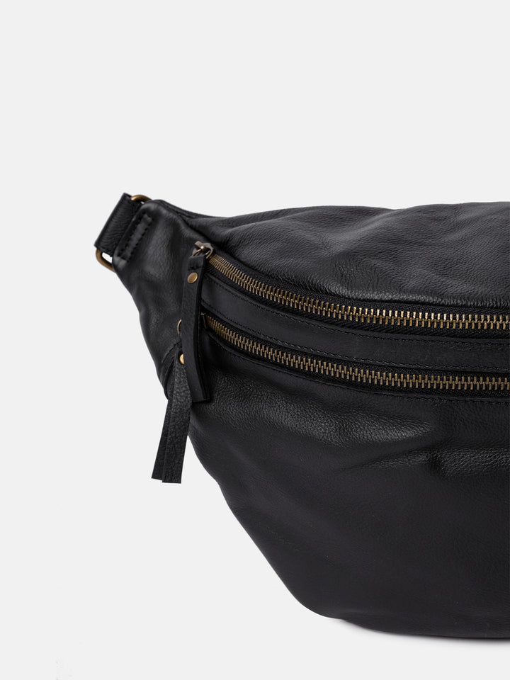 RE:DESIGNED EST 2003 Jina Bumbag Black