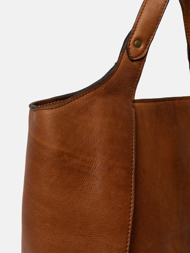 RE:DESIGNED EST 2003 Jona Big Shopper Walnut