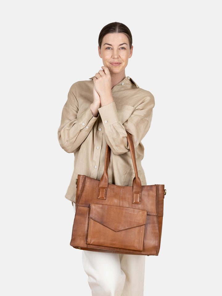 RE:DESIGNED EST 2003 Otilia Urban Shoulder bag Walnut